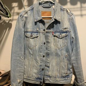 Levi Jean Denim Jacket distressed